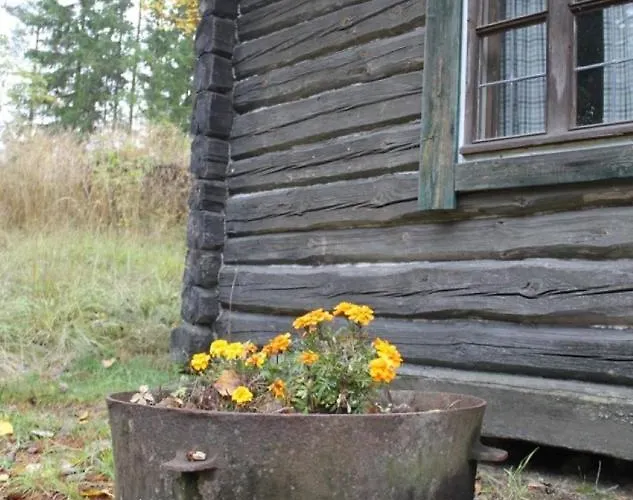 캠프장 Loeydoen Kartano